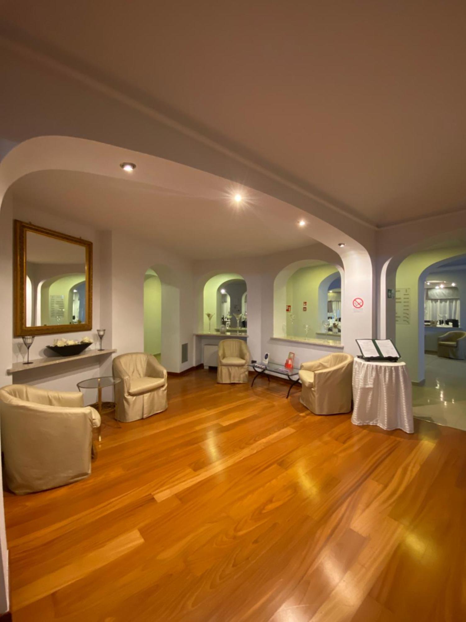 Green Hotel 세티모토리네세 외부 사진