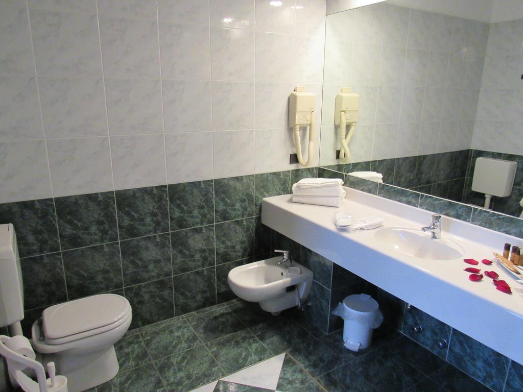 Green Hotel 세티모토리네세 외부 사진