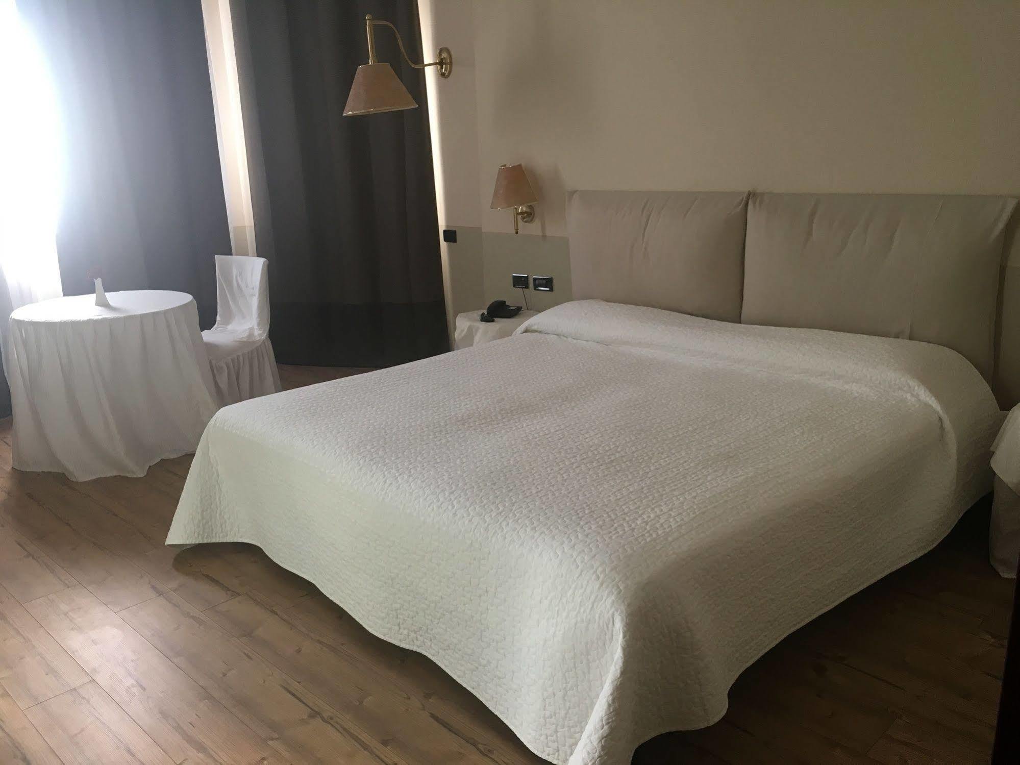 Green Hotel 세티모토리네세 외부 사진